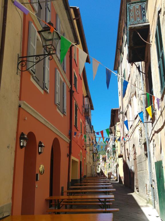 Il Cuore Del Borgo - Holiday Home Borgomaro Bagian luar foto
